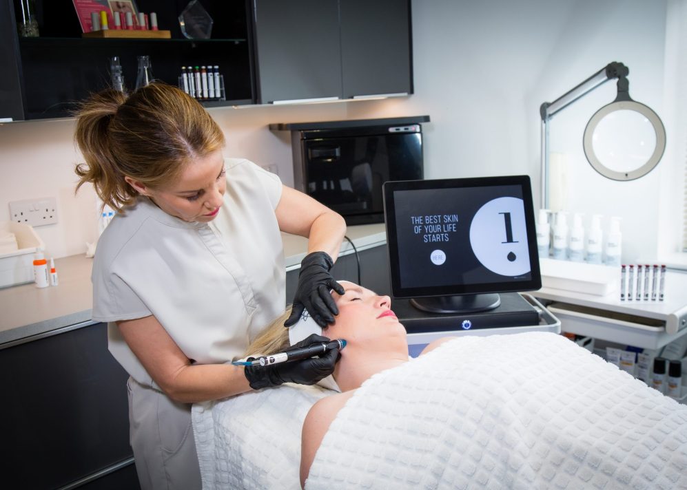 AB Aesthetic services in the clinic